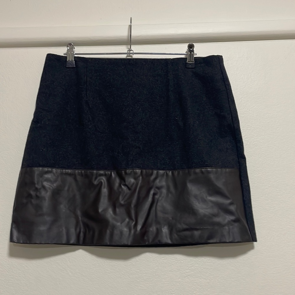 Black wool and dark brown leather skirt size 10 - Picture 1 of 3